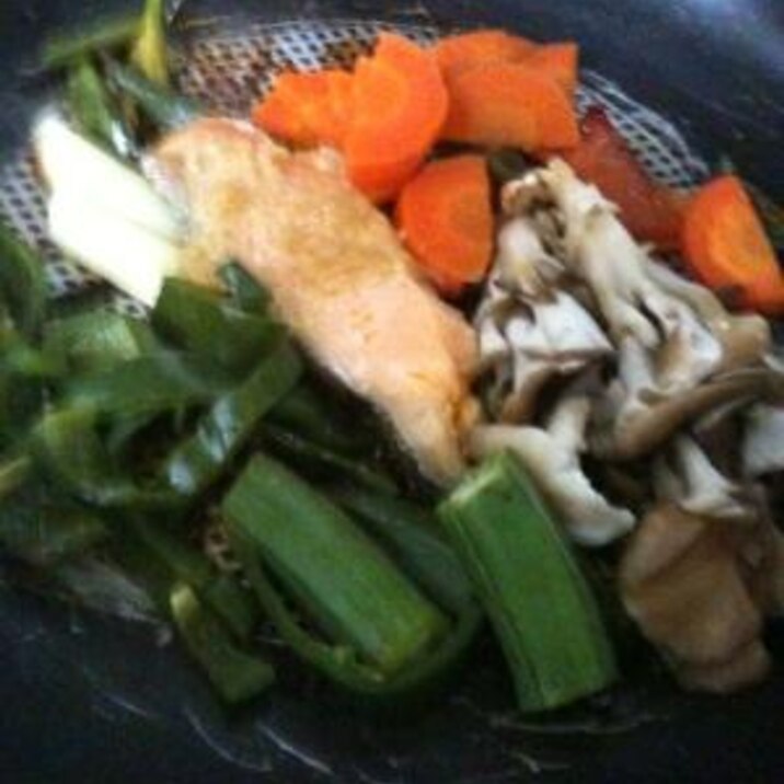 秋サケとキノコ&冷蔵庫の肥やしのチャンチャン焼き